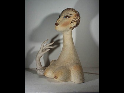 Коллекционная. Женская голова на длинной шее